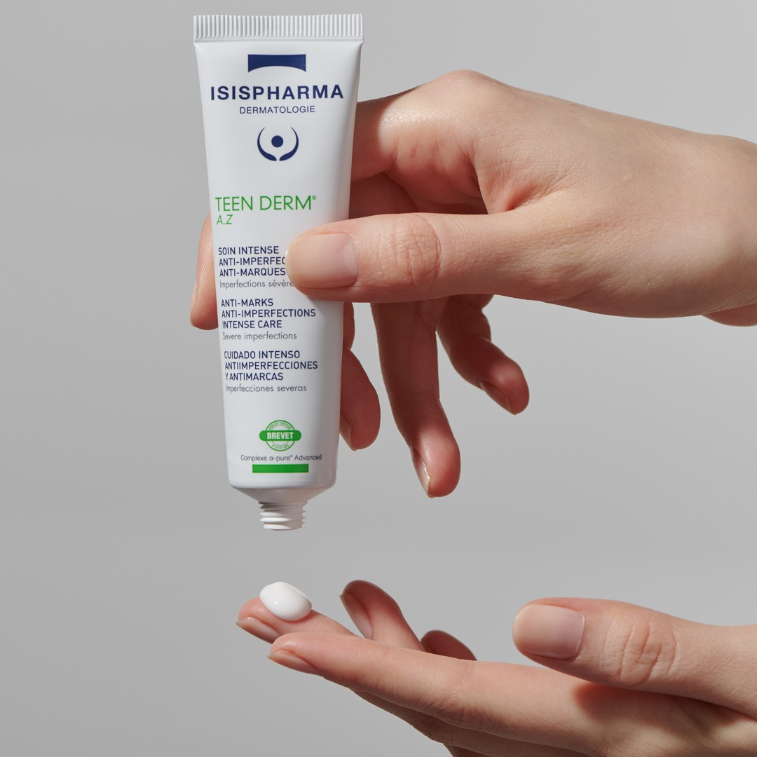 ISISPHARMA Teen derm A.Z