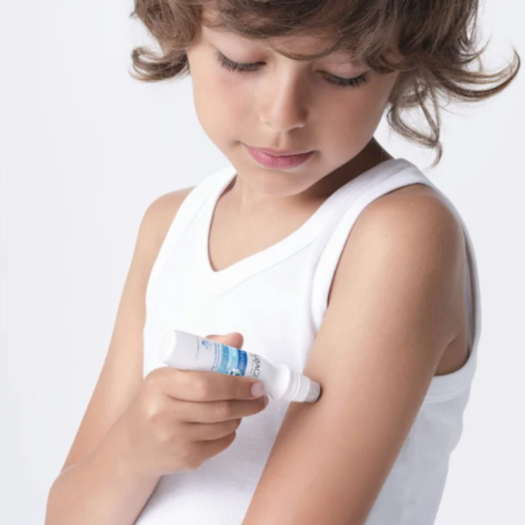 Slika proizvoda URIAGE Pruriced SOS umirujući roll on nakon ujeda i uboda 15ml iz online apoteke Moja Farmacija - BIH